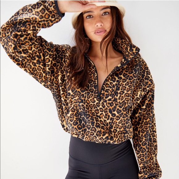 ✨TNA Aritzia Lena Leopard Half Zip Sweater Fleece